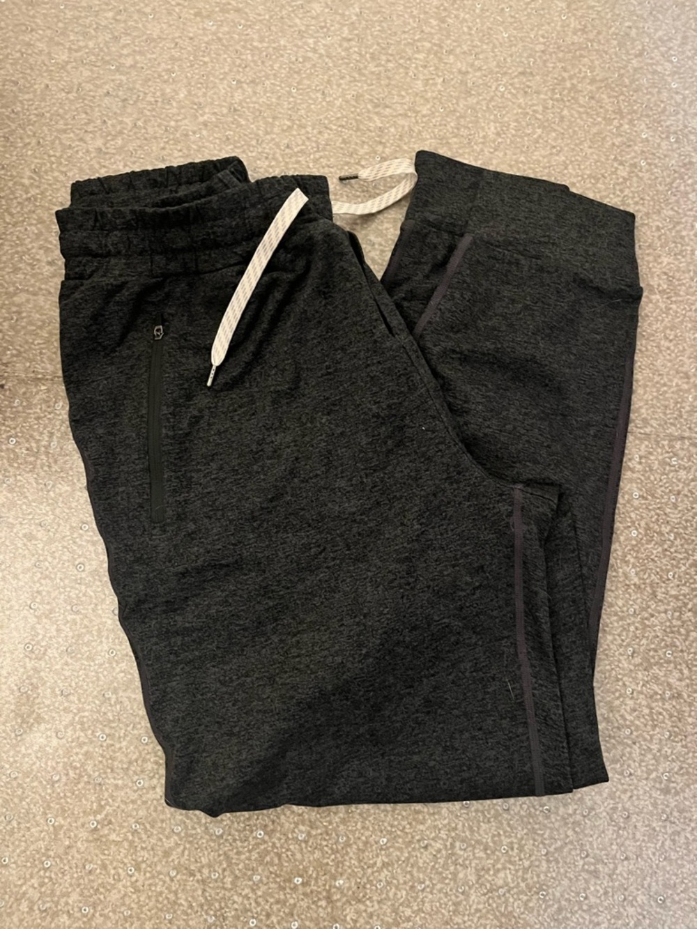 Vuori Men's Dark Charcoal Drawstring Joggers XL SOFT drawstring pants